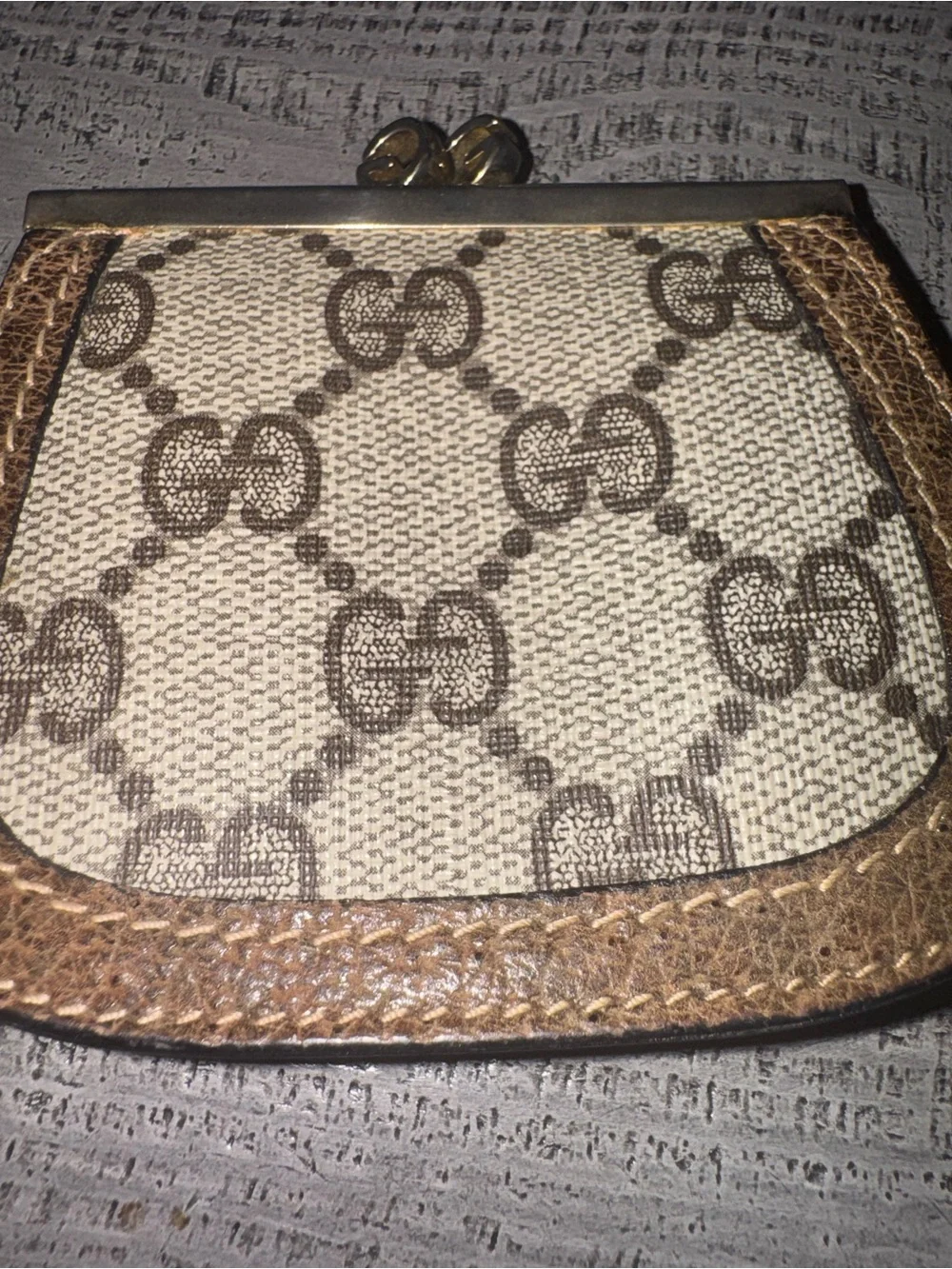 Vintage Rare Gucci GG Kiss Lock Authentic Small Coin Purse - Excellent Condition
